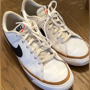 Nike unisex court sneakers youth 5.5 white, black and tan stripe